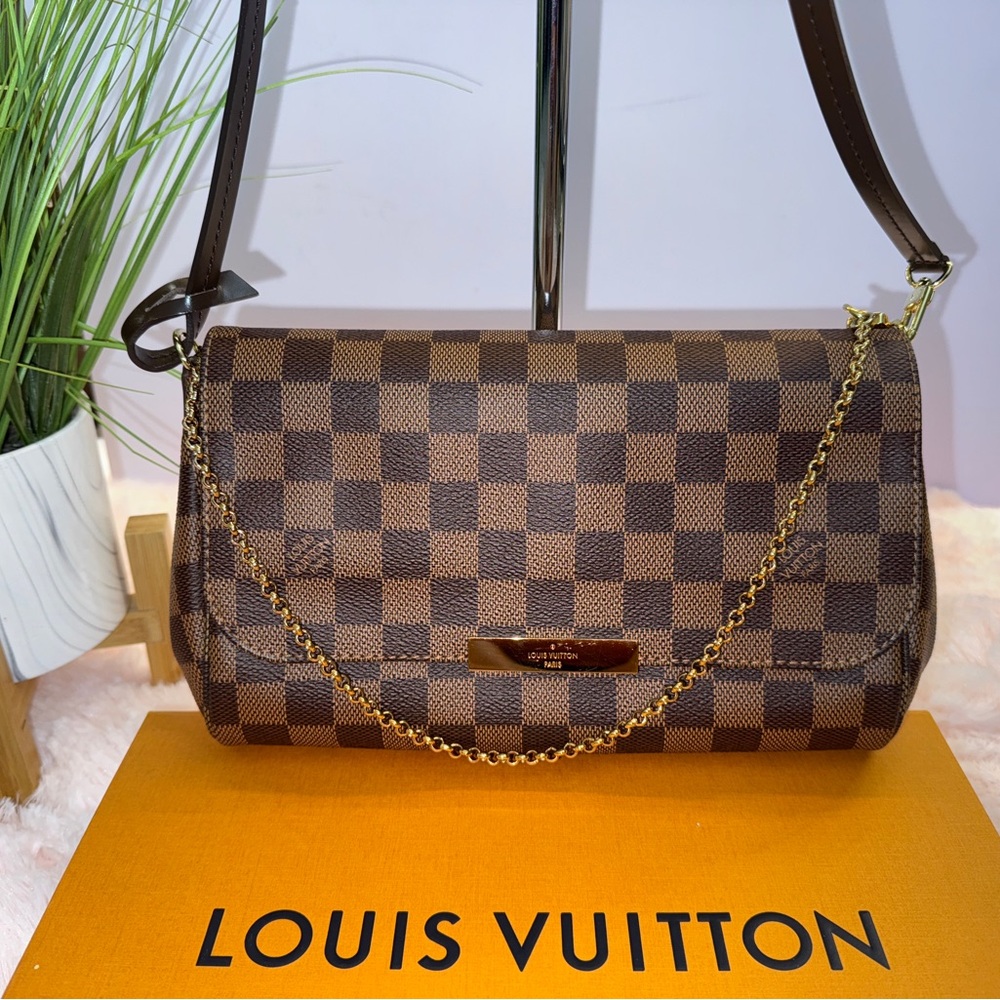 Louis Vuitton Brown and Gold Shoulder Bag with Iconic Design crossbody